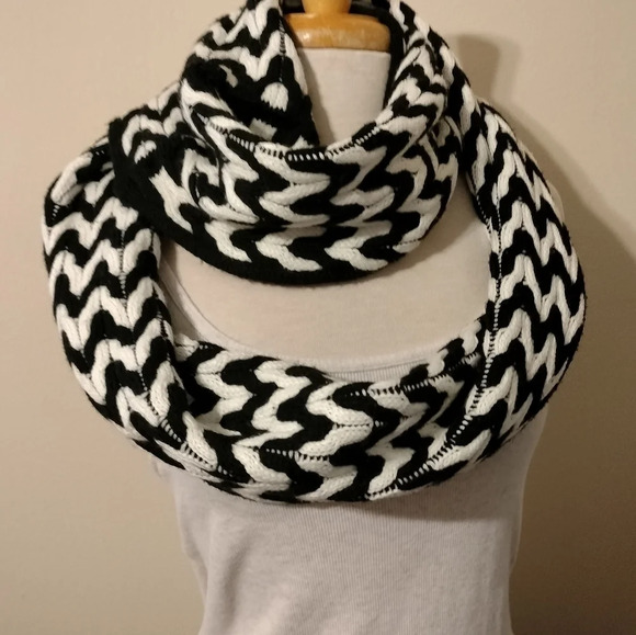 Calvin Klein Accessories - Calvin Klein Black and White Infinity Knit Striped Scarf Neckwarmer